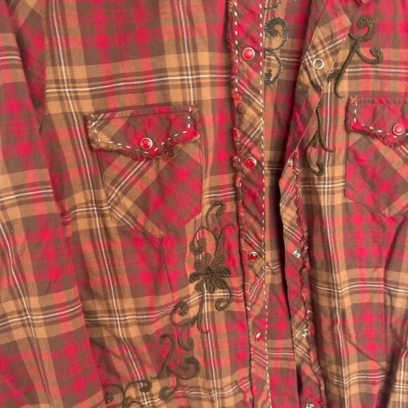 Roper Snap Button Down Shirt Size Medium w/ Embroidered Floral Design Plaid - Picture 3 of 7